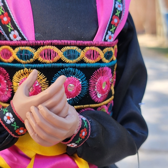 DIA DE LOS MUERTOS DOLL, DAY OF THE DEAD DECOR - Picture 5 of 16